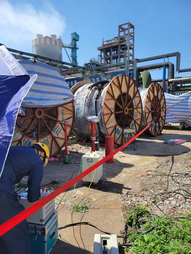 弘旭公司顺利发展硝区35KV新入库电缆耐压试验(图2) 弘旭公司顺利发展硝区35KV新入库电缆耐压试验(图2)