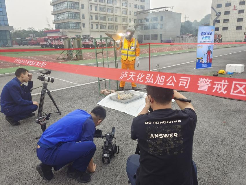 提高消防技术，，筑牢性命防线 弘旭公司参与酒城安全大讲堂主题活动(图2)