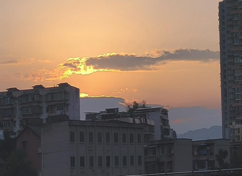 炎夏的云